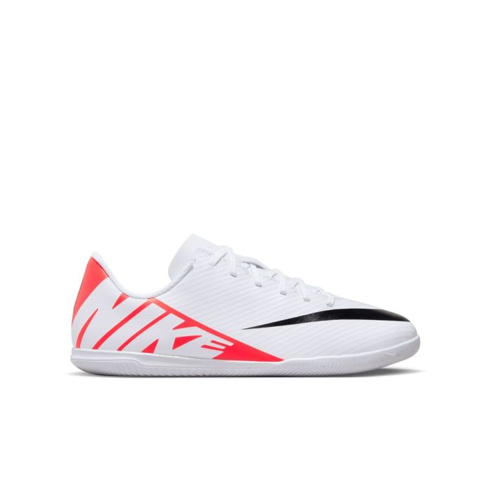 Nike JR VAPOR 15 CLUB IC dje ije patike za fudbal in bijela